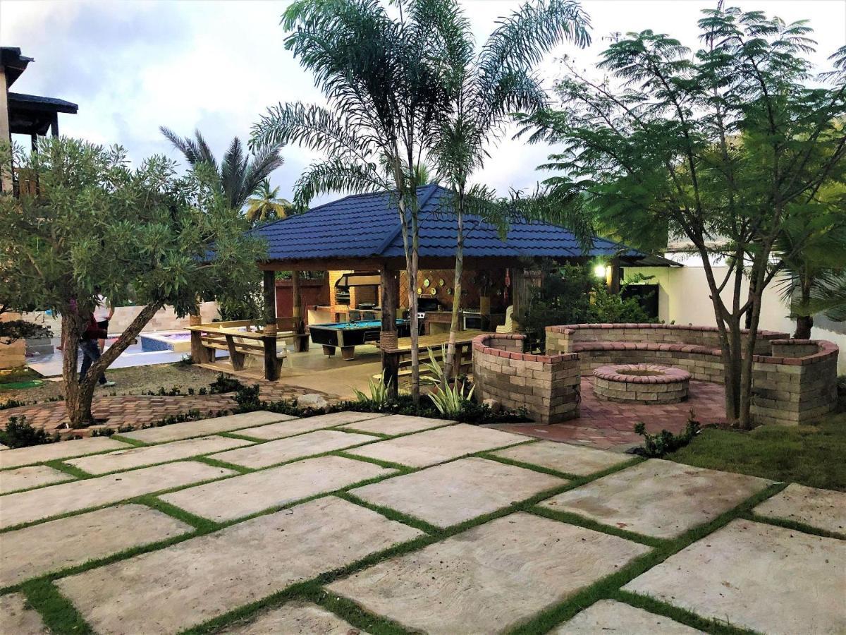 Villa Mi Patio By Hospedify - Hermosa Villa Con Mesa De Billar Y Rio Cristalino A 3 Min Un Pequeno Paraiso En Jarabacoa Luaran gambar